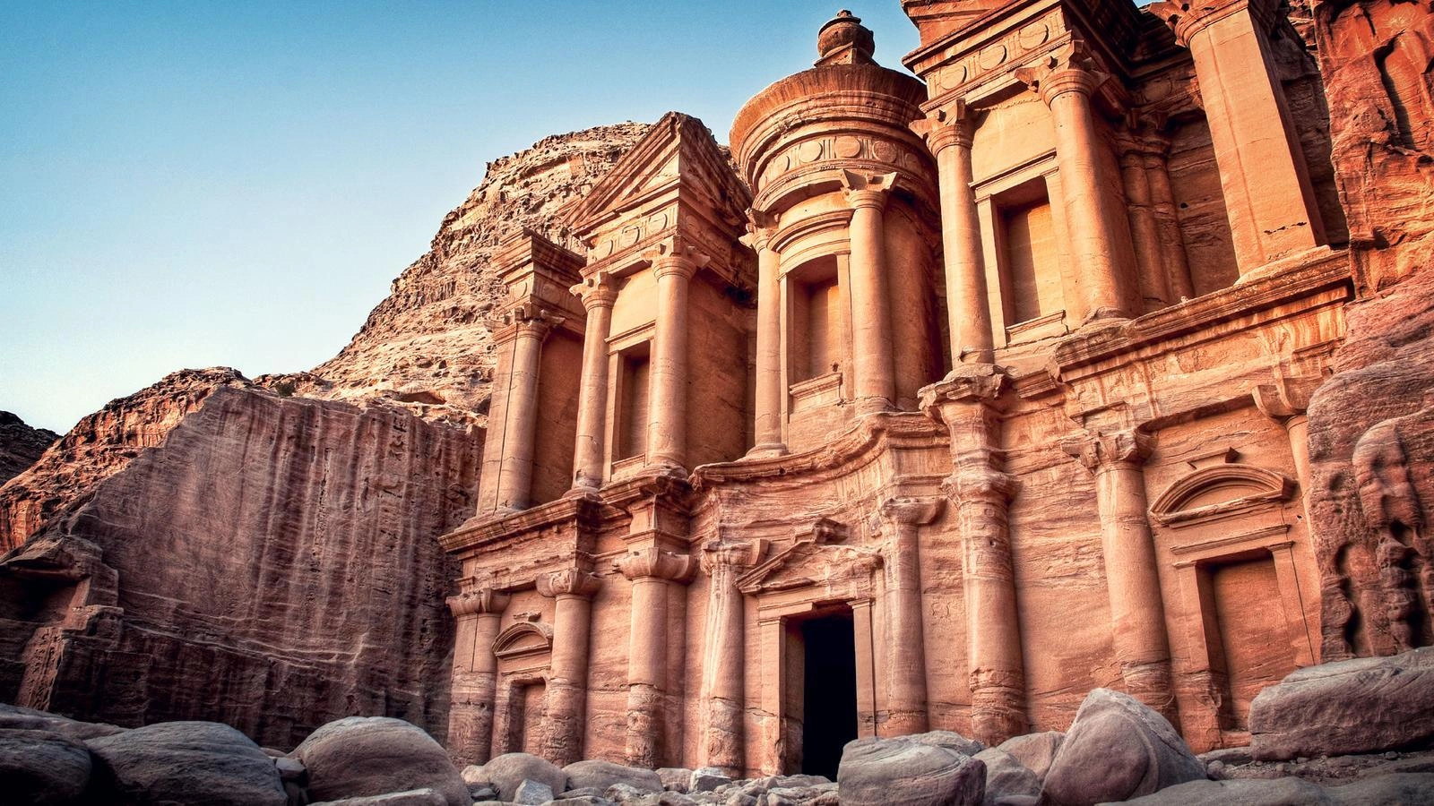 اكتشف عمّان – رحلة بين التاريخ والحاضر
